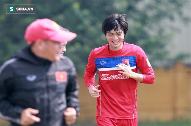 Nhóm fan nữ đi hàng chục km săn đón Công Phượng, Tuấn Anh, Xuân Trường - Ảnh 3.