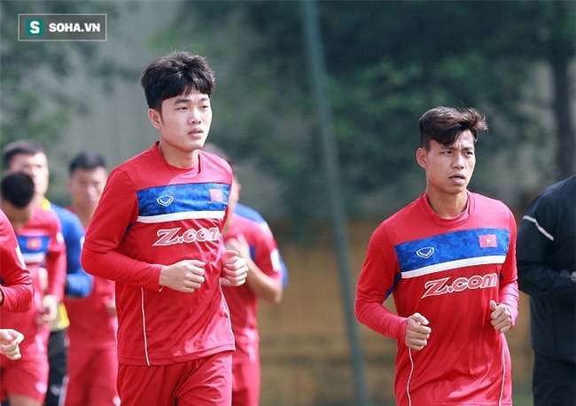 Nhóm fan nữ đi hàng chục km săn đón Công Phượng, Tuấn Anh, Xuân Trường - Ảnh 4.