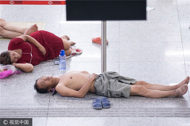 Tu ga tau den sieu thi: Muon kieu tranh nong tai Trung Quoc hinh anh 4