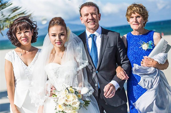 co gai viet tiet lo so thich "25 lan chua chan" cua dai gia canada la quy goi... cau hon minh - 2