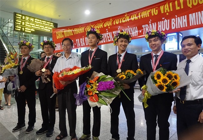 5 hoc sinh doat huy chuong Olympic nhap hoc DH Bach khoa Ha Noi hinh anh 1