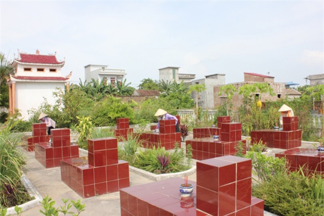 cau chuyen cam dong ve 3 nguoi phu nu 9 nam cung nhau trong nom nghia trang liet si - 2