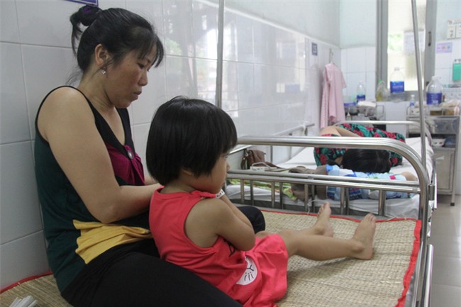 Mong ước của bé gái 5 tuổi mắc bệnh ung thư xương: Con nhớ mẹ lắm, mẹ ở đâu mau về với con - Ảnh 10.