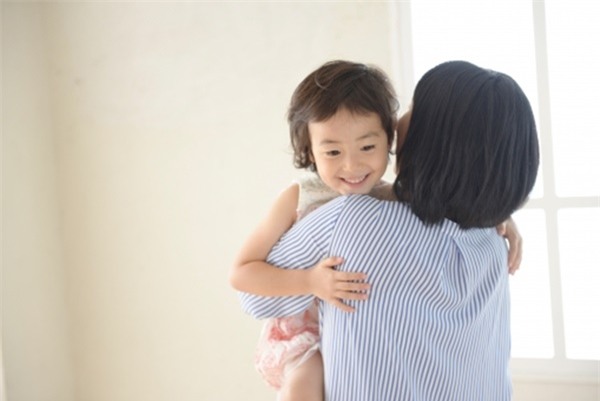 “5 phút thủ thỉ” và “cái ôm 8 giây” - hai cách dạy con ngoan được nhiều cha mẹ Nhật áp dụng - Ảnh 4.
