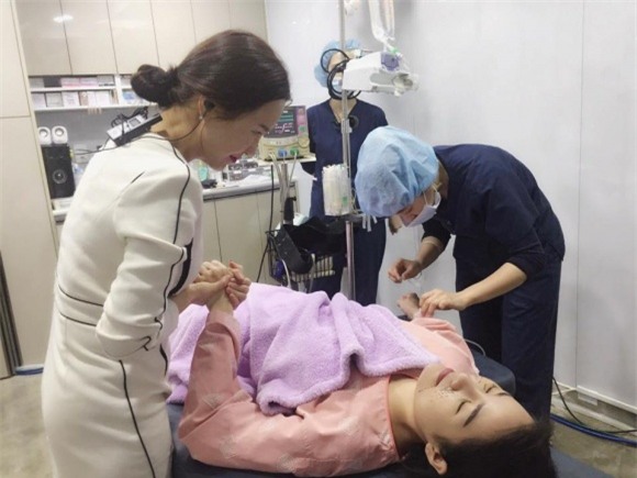 sao việt, mỹ nhân việt, sao phẫu thuật thẩm mỹ, ảnh dao kéo của sao, mỹ nhân việt phẫu thuật thẩm mỹ, phi thanh vân