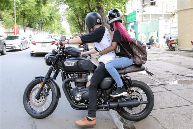 Lộ ảnh Khởi My và Kelvin Khánh khóa môi say đắm ngay ở quán ăn - Ảnh 3.