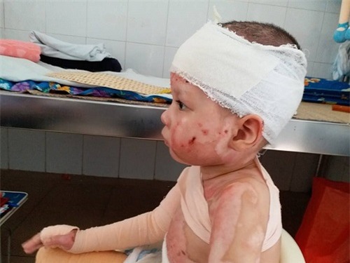 me bau 38 tuan cho con gai 4 tuoi di choi, khong ngo con gap nan tro thanh