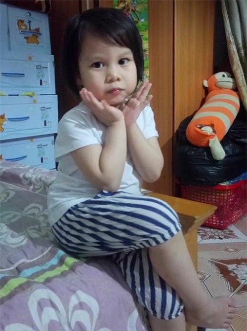 me bau 38 tuan cho con gai 4 tuoi di choi, khong ngo con gap nan tro thanh