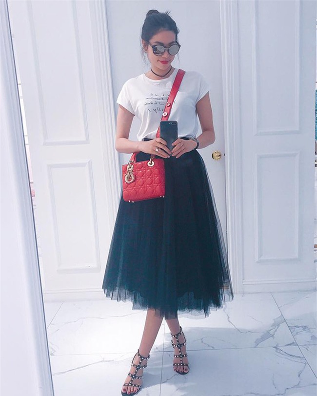 Street style sao Việt tuần này: Ấn tượng nhất là màn đọ chân thon dài siêu nuột của Ngọc Trinh và Kỳ Duyên - Ảnh 2.