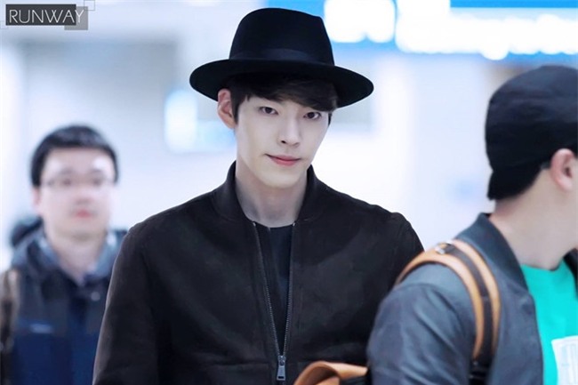 Kim Woo Bin sut 10kg sau dot hoa tri dau tien hinh anh 1