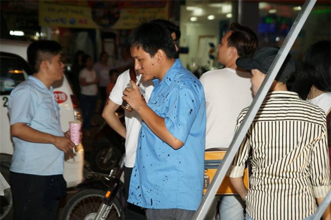 Quan tra sua cua Pham Huong bi tat son trong ngay khai truong hinh anh 5