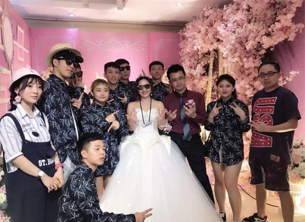 Cô dâu xinh đẹp bất ngờ nổi tiếng vì màn nhảy street dance thể hiện tình yêu với chồng ngay giữa hôn lễ - Ảnh 4.