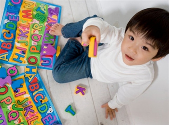 Dạy trẻ học chữ sớm: Làm thế nào để không hại con? - Ảnh 1.