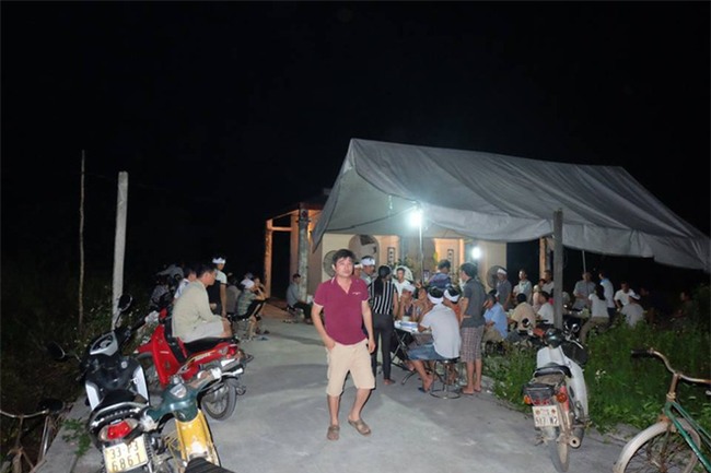 Vụ cháy khiến 8 người chết tại xưởng bánh kẹo: Kinh hoàng cảnh 7 nạn nhân ôm nhau chết cháy trong nhà tắm - Ảnh 5.