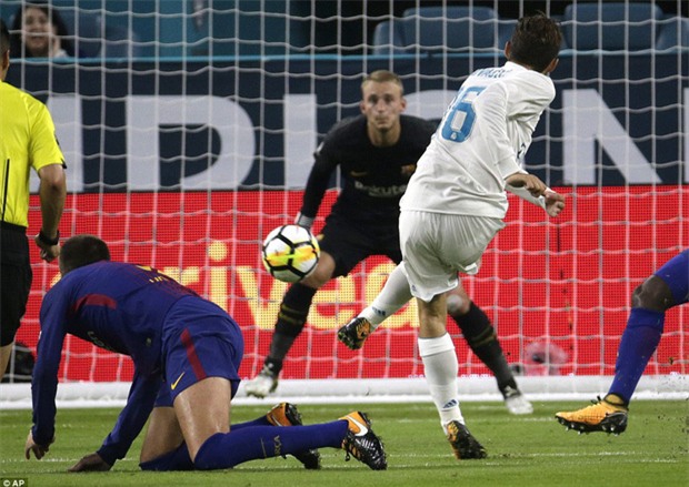 Messi nổ súng giúp Barca đả bại Real trên đất Mỹ - Ảnh 7.