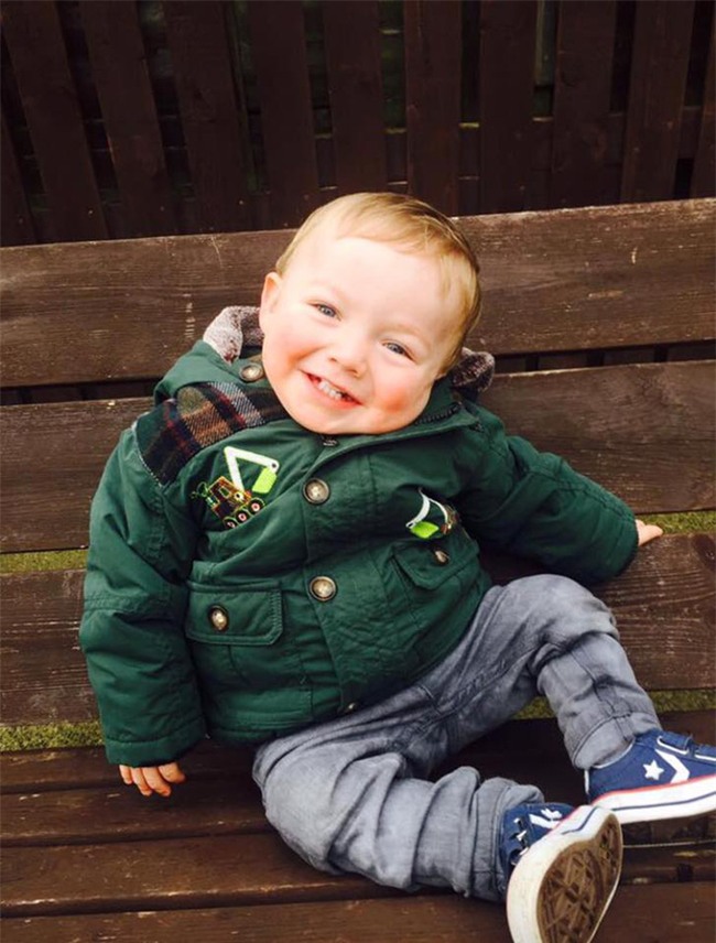 Em bé sơ sinh kiên cường nhất quả đất, giành lại sự sống từ tay tử thần sau 15 tiếng đồng hồ tim ngừng đập - Ảnh 1.