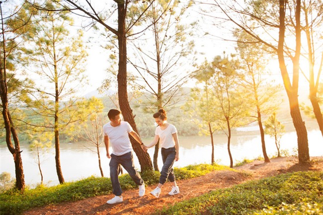 Điểm danh dâu rể Việt nổi tiếng vì trèo đèo lội suối xuyên Việt, chi bạc tỷ cho ảnh cưới - Ảnh 12.