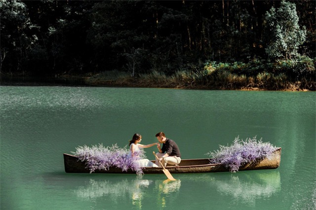 Điểm danh dâu rể Việt nổi tiếng vì trèo đèo lội suối xuyên Việt, chi bạc tỷ cho ảnh cưới - Ảnh 23.