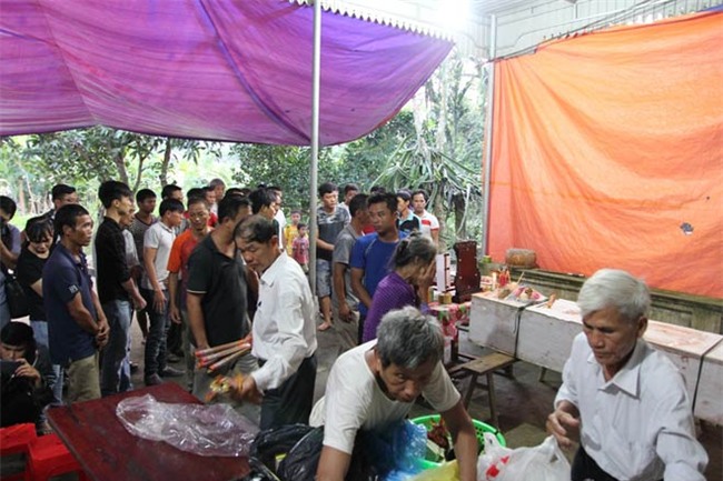 no khi gas 6 nguoi viet chet o lao: noi dau xe long cua goa phu tre mang thai 7 thang - 2