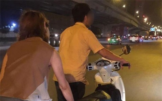 vo chong dat xe het xang luc nua dem, thanh nien xam tro lam dieu khien dan mang phai "truy lung" - 1