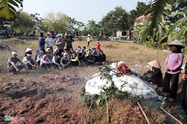 Nhung cau chuyen dau long sau vu chay xuong banh lam 8 nguoi chet hinh anh 2