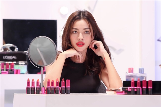 Hoàng Thùy hớn hở nói cảm ơn nhưng bị Lan Khuê mắng té tát-11