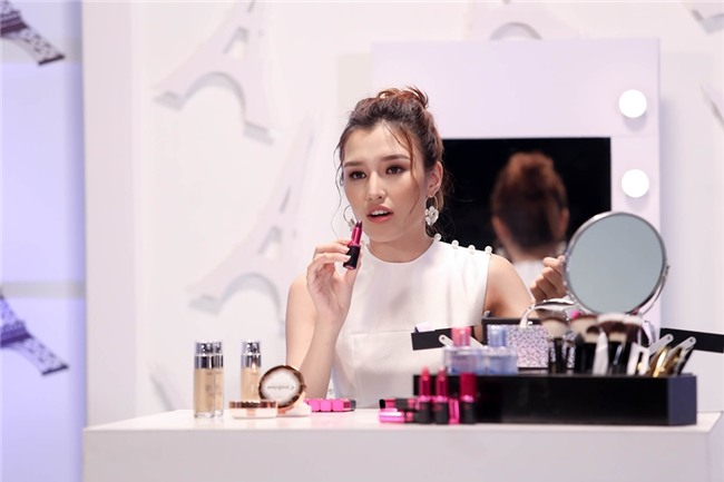 Hoàng Thùy hớn hở nói cảm ơn nhưng bị Lan Khuê mắng té tát-7