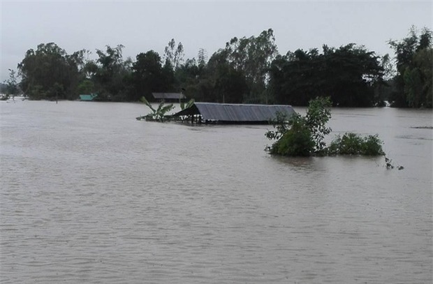 Loạt ảnh đáng sợ về thảm cảnh ngập lụt đang khiến người dân Thái Lan khốn đốn - Ảnh 12.