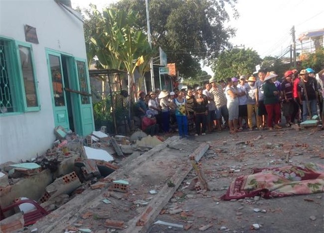 vu ban cong sap de chet 3 nguoi: “ho khong kip la het gi” hinh anh 1