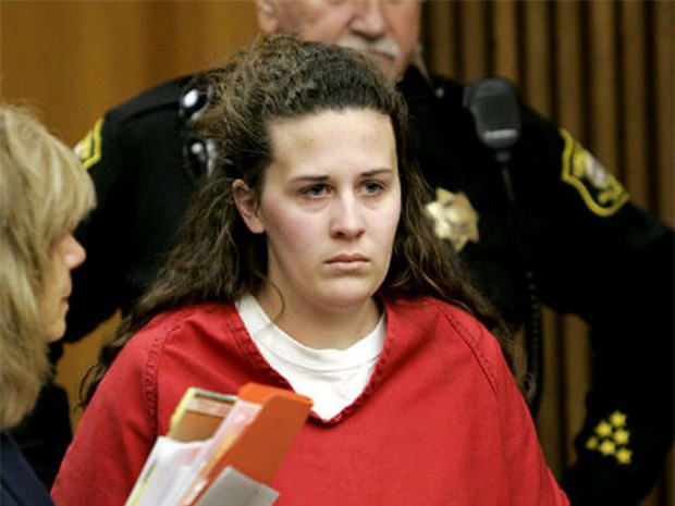 Bé gái 8 tuổi đột ngột mất tích và quá khứ đen rợn người của cô trông trẻ - Ảnh 3.