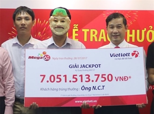 xo so vietlott: nu sinh dai hoc am thàm nhan giai jackpot 14 ti hinh anh 2
