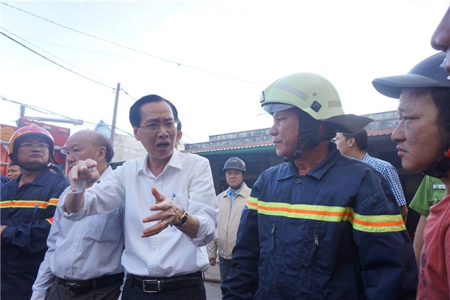 cháy lớn ở sài gòn, cháy công ty nhựa