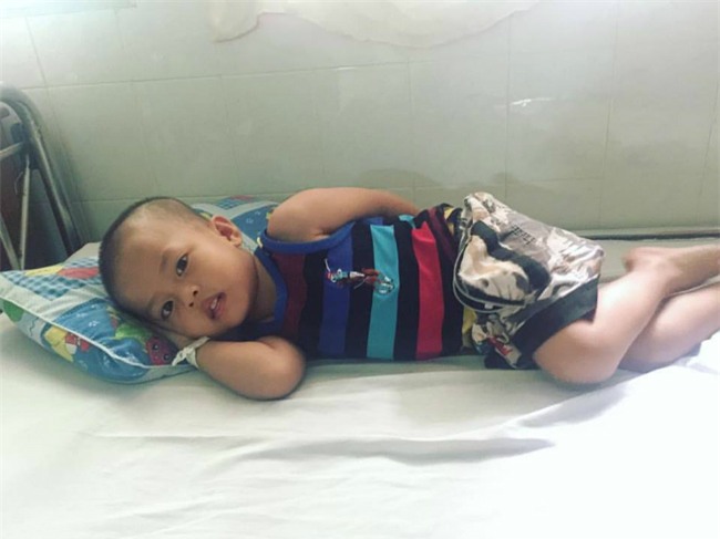 cau be 3,5 tuoi dau don vi dau cu to dan, nguoi me chi uoc con co mot giac ngu ngon - 1