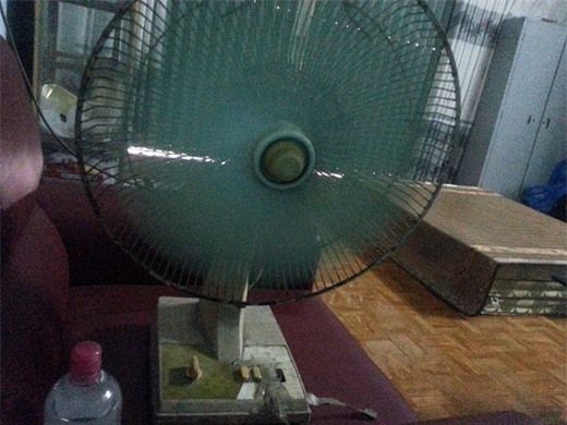 gioi tre hao hung khoe quat dien co "nhieu tuoi hon ca minh" ma van dung tot, nha ban co khong? - 11