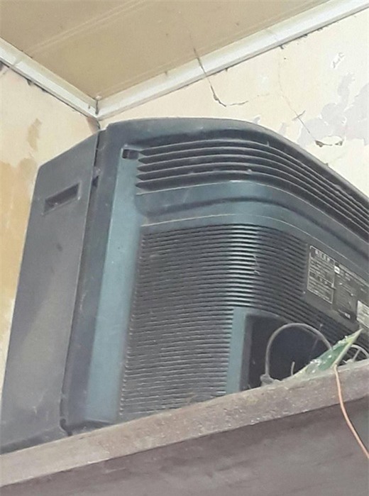 gioi tre hao hung khoe quat dien co "nhieu tuoi hon ca minh" ma van dung tot, nha ban co khong? - 6