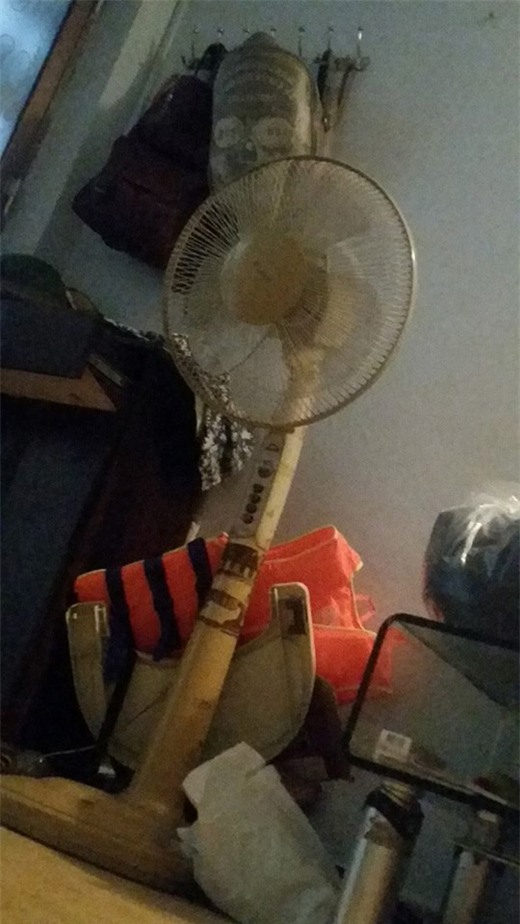 gioi tre hao hung khoe quat dien co "nhieu tuoi hon ca minh" ma van dung tot, nha ban co khong? - 7