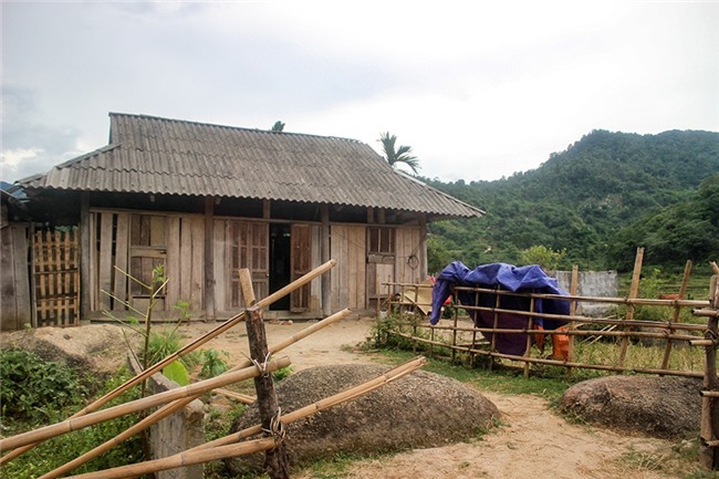 Rơi vào “động quỷ” vì giấc mộng đổi đời