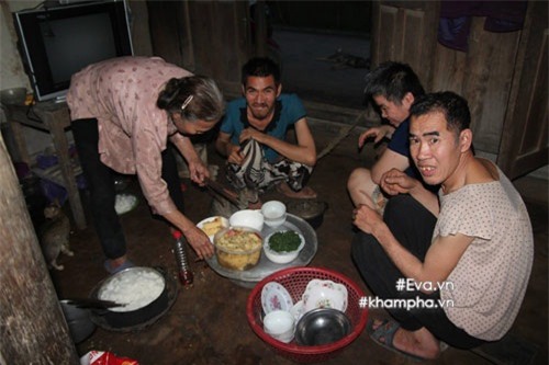 cuoc song hien tai cua nguoi me muon 6 con an mot bua that no roi uong thuoc doc cung chet - 11