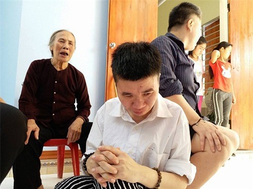 cuoc song hien tai cua nguoi me muon 6 con an mot bua that no roi uong thuoc doc cung chet - 2