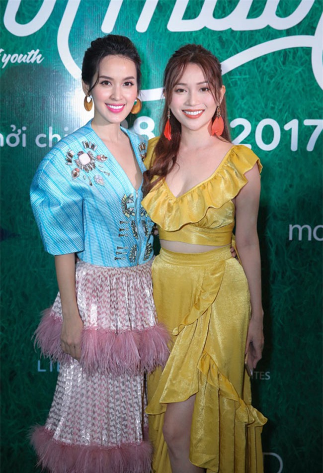 thoi trang sao viet xau tuan qua: toc tien mac vay sexy nhung lai de chi tiet mat diem nay - 4