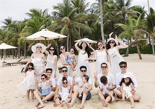 Nhóm bạn thân 6 hotmom Hà Nội trẻ xinh, kinh doanh giỏi, du lịch nước ngoài như đi chợ khiến chị em ngưỡng mộ - Ảnh 4.