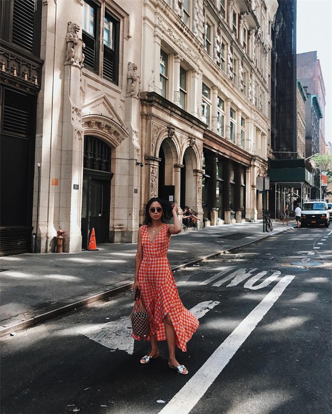 Chẳng hẹn mà gặp, phái đẹp châu Á cứ thi nhau diện váy vóc thướt tha suốt cả tuần qua - Ảnh 11.