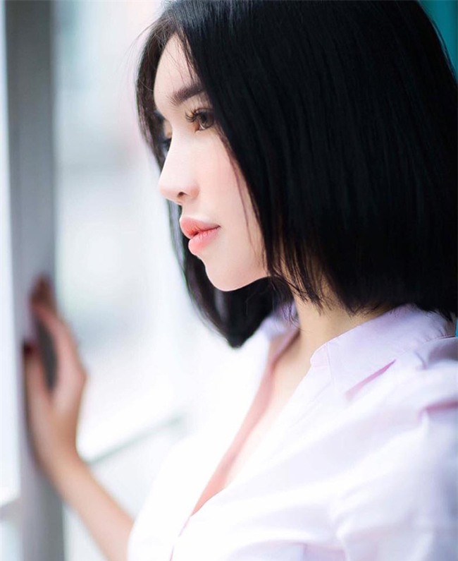 bat ngo truoc hinh anh ba me 2 con elly tran toc ngan tre trung nhu gai 18 - 8