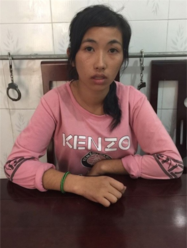 Thấy bé trai kháu khỉnh chơi ven đường, bà mẹ 3 con bắt cóc bế đi - Ảnh 1.