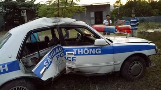 truy duoi xe cho ma tuy, 4 cong an bi thuong hinh anh 1