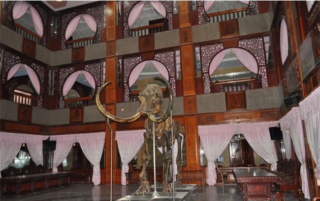 trầm bê, Sacombank, SouthernBank, ngân hàng phương nam, lâu đài, dinh thự