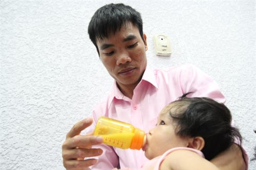 hanh phuc vo oa khi hai “cong chua” ra doi tu tinh trung bat dong 100% cua nguoi bo - 2