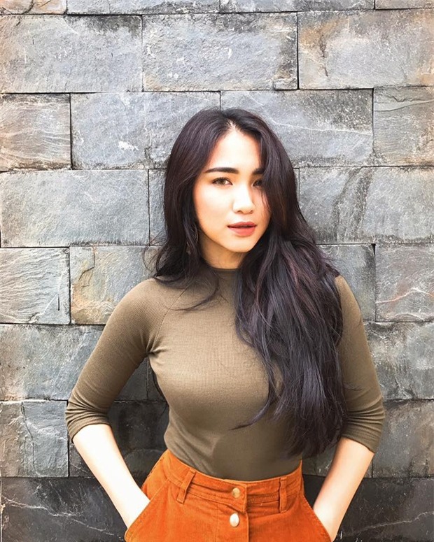 Đăng status tâm trạng, Hòa Minzy đang ngầm khoe có bạn trai mới?-3