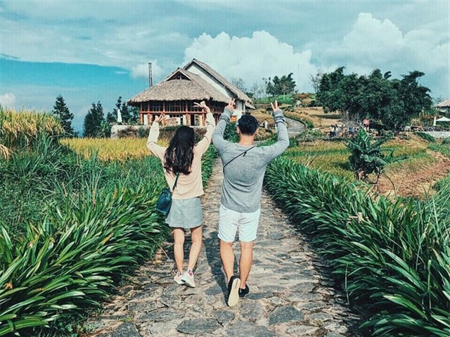 2 resort có bể bơi vô cực với view đụng núi đẹp ngất ngây, cách Hà Nội chỉ 1 đêm đi tàu - Ảnh 4.