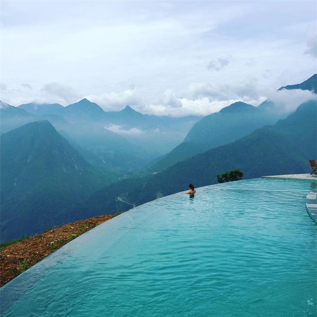 2 resort có bể bơi vô cực với view đụng núi đẹp ngất ngây, cách Hà Nội chỉ 1 đêm đi tàu - Ảnh 6.